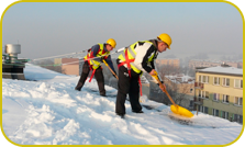 odśnieżanie dachów